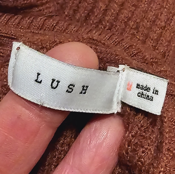 LUSH SWEATER DRESS M $8 when you BUNDLE from my closet . NECLACE NOT INCLUDED - Picture 5 of 5